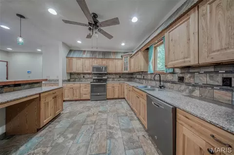 Kitchen - 283 Broken Post Dr, Richland, MO 65556 photo 5 of 7