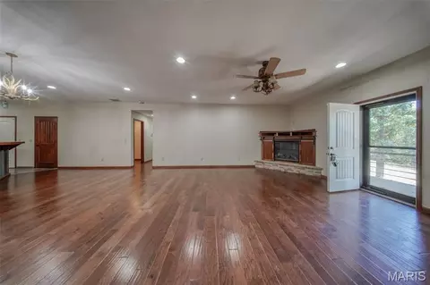 Living - 283 Broken Post Dr, Richland, MO 65556 photo 2 of 6