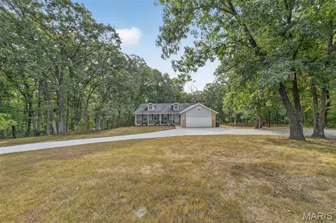 28252 Hoelschers Ln, Warrenton, MO 63383