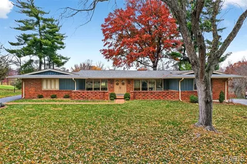14047 Camberra Ct, Chesterfield, MO 63017