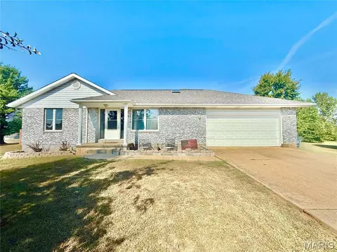10 Dogwood Ct, Fredericktown, MO 63645