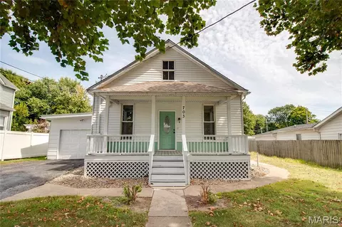 703 Harrison St, Jerseyville, IL 62052
