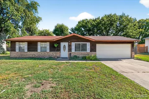 2013 Maple Tree Ln, Cahokia, IL 62206