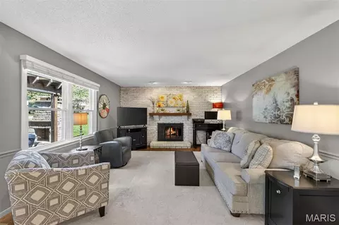Living - 730 Galway Dr, Manchester, MO 63021 photo 2 of 3