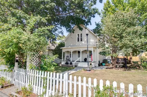 605 W Pearl St, Jerseyville, IL 62052