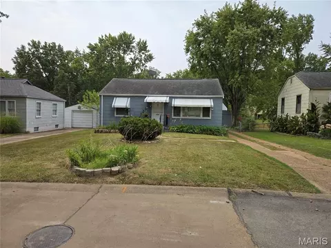 7818 Underhill Dr, Hanley Hills, MO 63133