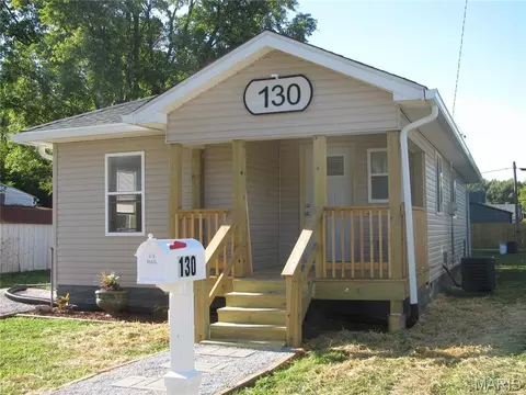 130 E Maple St, Hartford, IL 62048