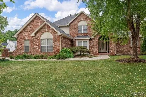 4211 Georgian Oaks Ct, Saint Charles, MO 63304