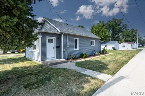 119 5th Ave, Edwardsville, IL 62025