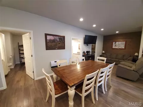 Dining - 28148 Commanche Trl, Canton, MO 63435 photo 4 of 4
