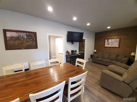 Dining - 28148 Commanche Trl, Canton, MO 63435 photo 3 of 4