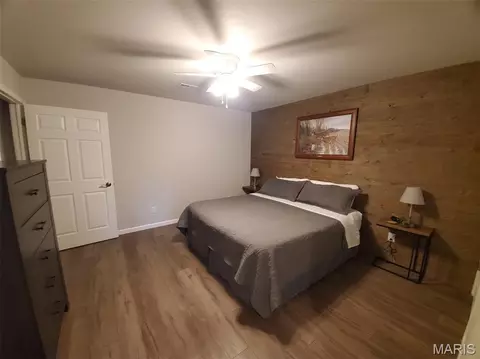 Bedroom - 28148 Commanche Trl, Canton, MO 63435 photo 4 of 9