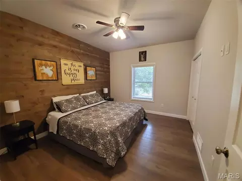 Bedroom - 28148 Commanche Trl, Canton, MO 63435 photo 7 of 9