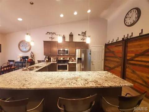 Kitchen - 28148 Commanche Trl, Canton, MO 63435 photo 3 of 8