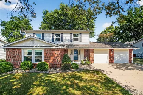 5 Wood Oaks Dr, Saint Peters, MO 63376
