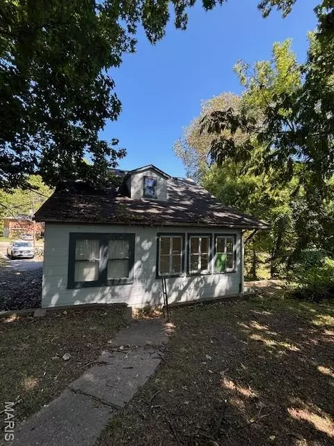9903 Jeffrey Dr, Saint Louis, MO 63137