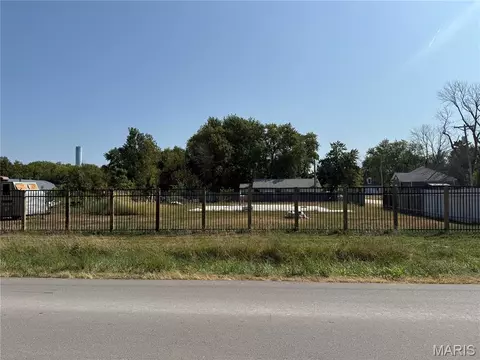 103 E Howard St, Bellflower, MO 63333