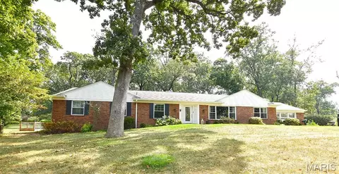 108 Frontenac Frst, Saint Louis, MO 63131
