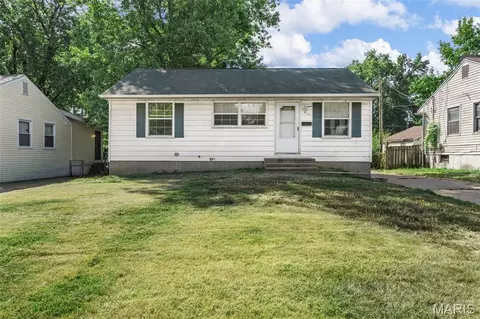 416 Midlothian Rd, Saint Louis, MO 63137