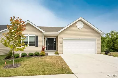4203 Lions Chase Dr, Saint Louis, MO 63125