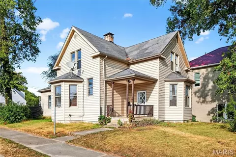 200 Walnut St, Okawville, IL 62271