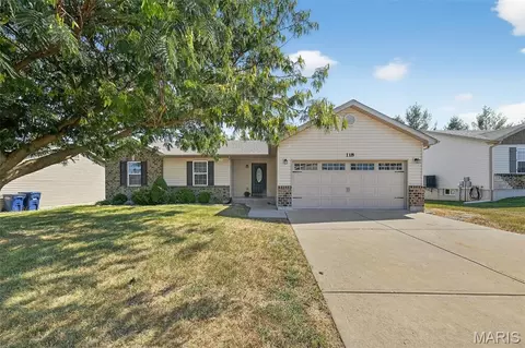 118 Prairie Bluffs Dr, Foristell, MO 63348