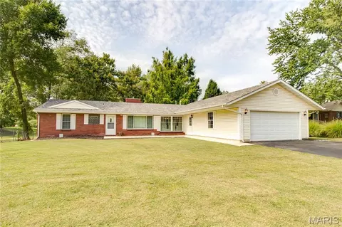 211 S 9th St, East Alton, IL 62024
