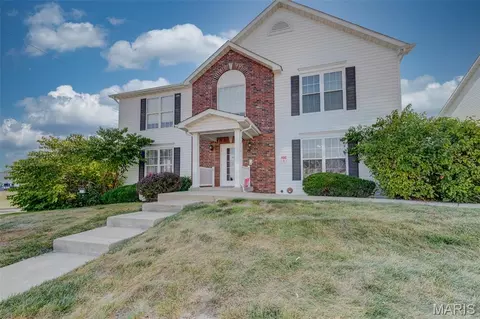 18 Homefield Gardens Dr #21N, O'fallon, MO 63366