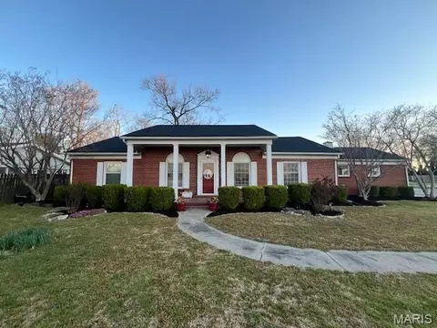 1504 E Marshall, Charleston, MO 63834