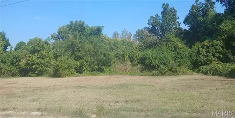 1 Ac Highridge Dr, Belleville, IL 62223