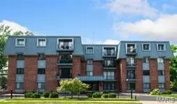450 W Adams Ave #18, Kirkwood, MO 63122