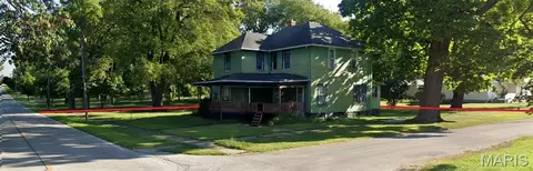 401 N Main St, Saybrook, IL 61770
