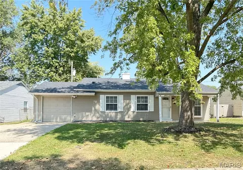 26 Steeplechase Dr, Saint Peters, MO 63376
