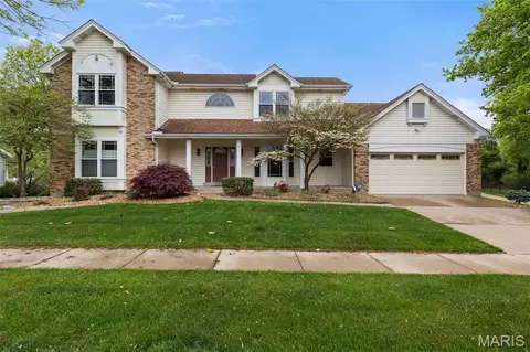 2385 Clarjon Dr, Ballwin, MO 63021