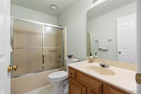 Bath - 2385 Clarjon Dr, Ballwin, MO 63021 photo 5 of 7