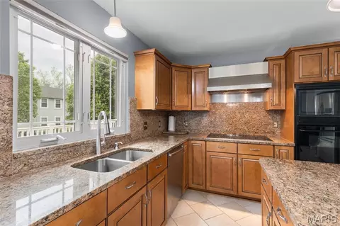 Kitchen - 2385 Clarjon Dr, Ballwin, MO 63021 photo 3 of 5