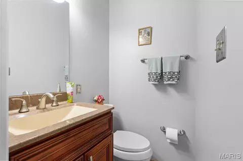 Bath - 2385 Clarjon Dr, Ballwin, MO 63021 photo 1 of 7