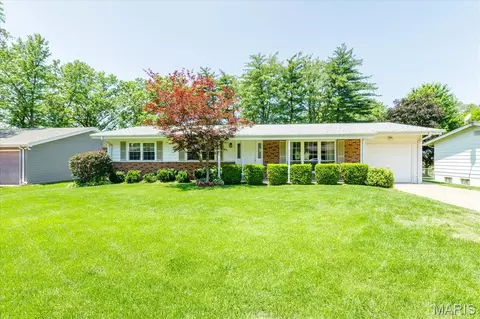 1311 Timber Run Dr, Saint Louis, MO 63146