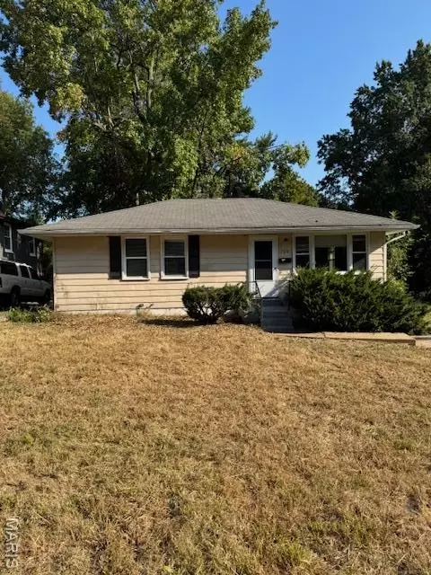 705 Robert Ave, Saint Louis, MO 63135