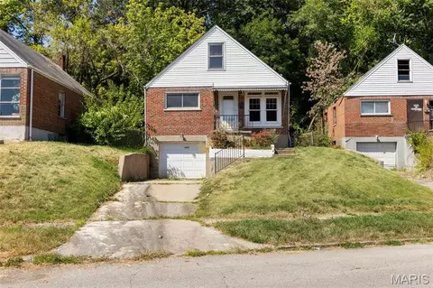 8447 Concord Pl, Saint Louis, MO 63147