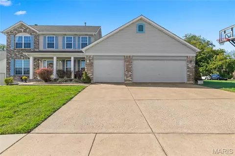10 Pine Cone Ct, O'fallon, MO 63368