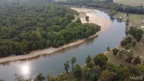 000 Spring Bay Rd, Doniphan, MO 63935