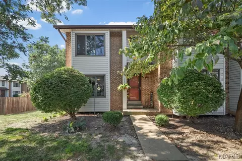 61 Spring Song Ct #E, Saint Peters, MO 63376