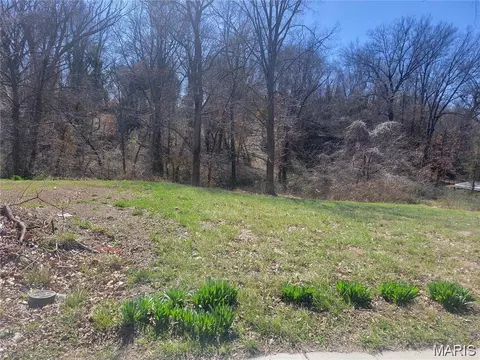 2209 College Ave, Alton, IL 62202