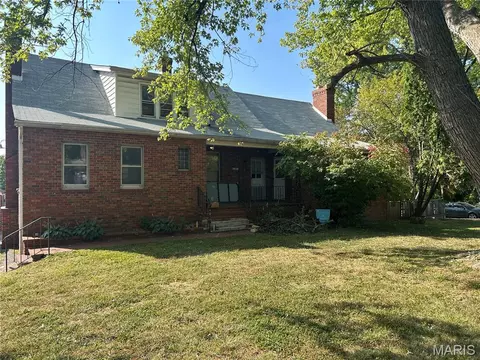 10017 Mccartney Ln, Riverview, MO 63137