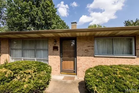 23 Country Squire Ln, Saint Louis, MO 63146