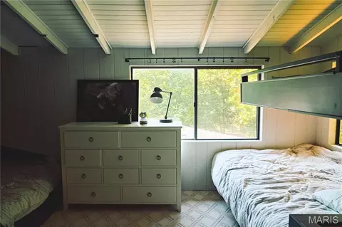 Bedroom - 11562 Anthonies Mill Rd, Bourbon, MO 65441 photo 4 of 7