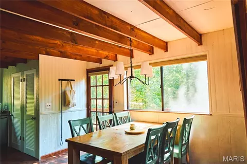 Dining - 11562 Anthonies Mill Rd, Bourbon, MO 65441 photo 1 of 2