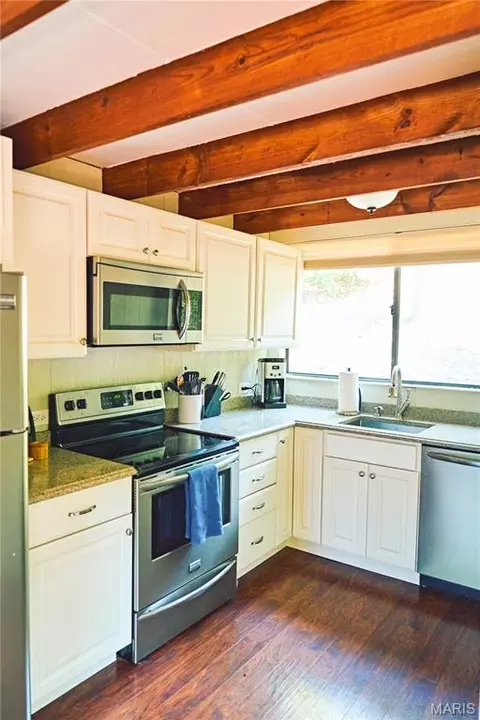 Kitchen - 11562 Anthonies Mill Rd, Bourbon, MO 65441 photo 1 of 1