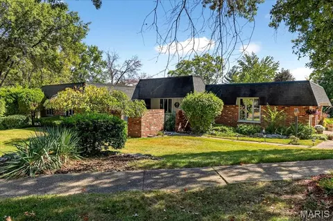 12432 Quatre Dr, Florissant, MO 63033